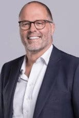 Martin Bayfield